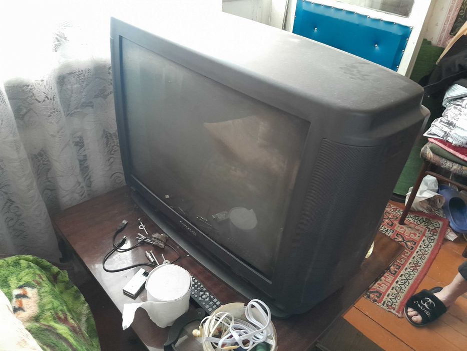 Старый рабочий телевизор