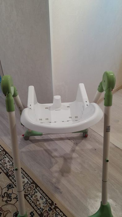 Продам стул для детского кормления