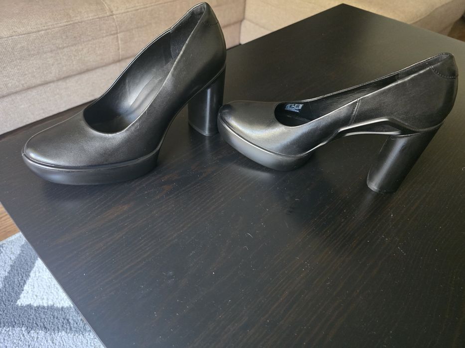 Pantofi cu toc , eleganti ECCO shape