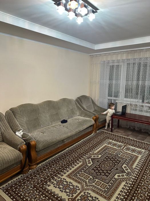 Продам диван и два кресло