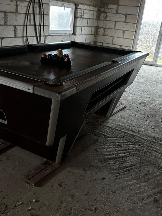 Vând masa de biliard