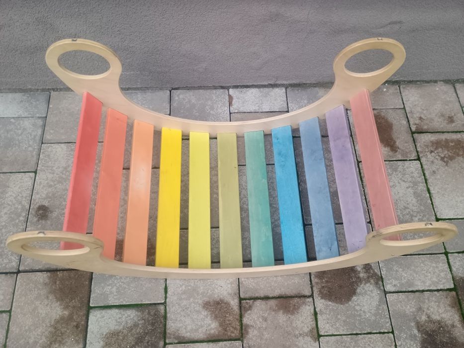 Rainbow rocker Montessori