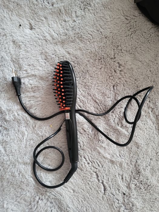 Vand perie de indreptat parul