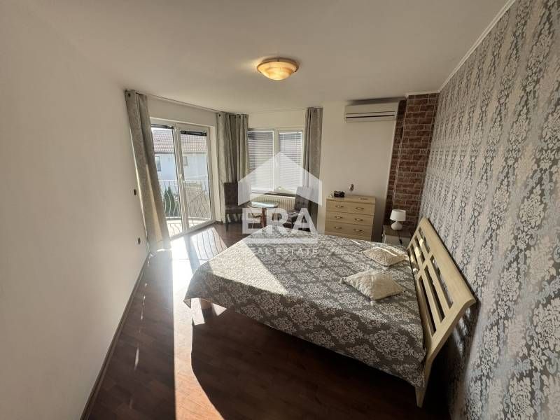 ЕКСКЛУЗИВНО! Двуетажна къща | басейн | гараж | сауна | джакузи -  обл.