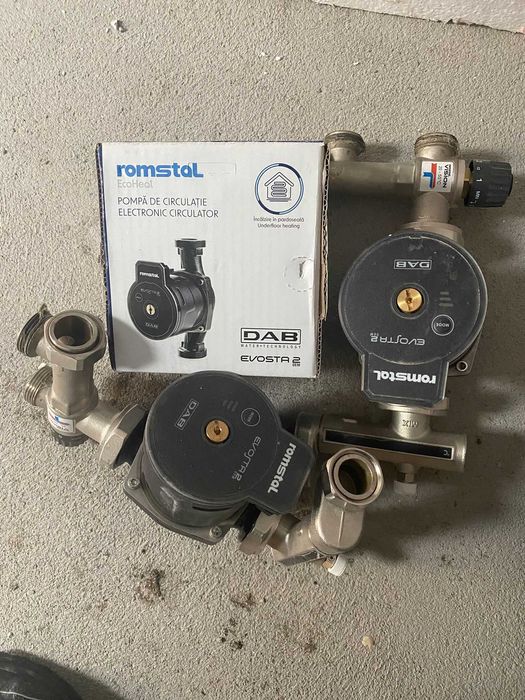 Vând 2 seturi Pompa circulație Romstal + Grup de amestec Romstal