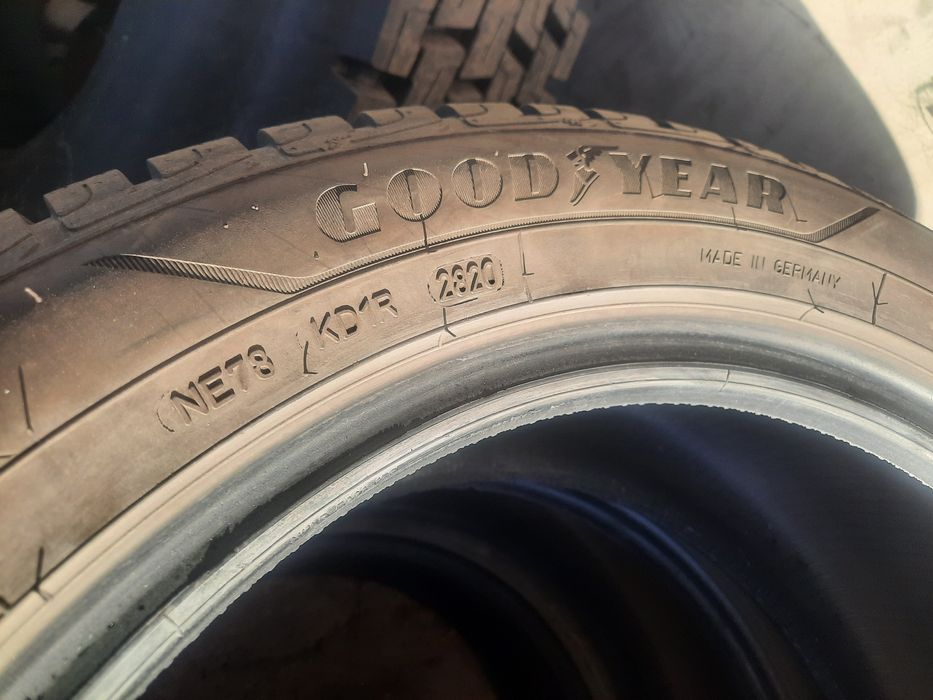 245/45/18;225/50/18;225/45/18;245/40/18;235/55/18 Зимни Гуми с борд