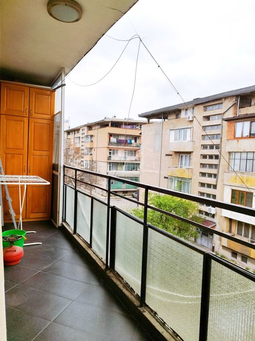 Дава се под наем Тристаен апартамент в Перник, Център - 98 кв.м за 662.49 € - Снимка #19