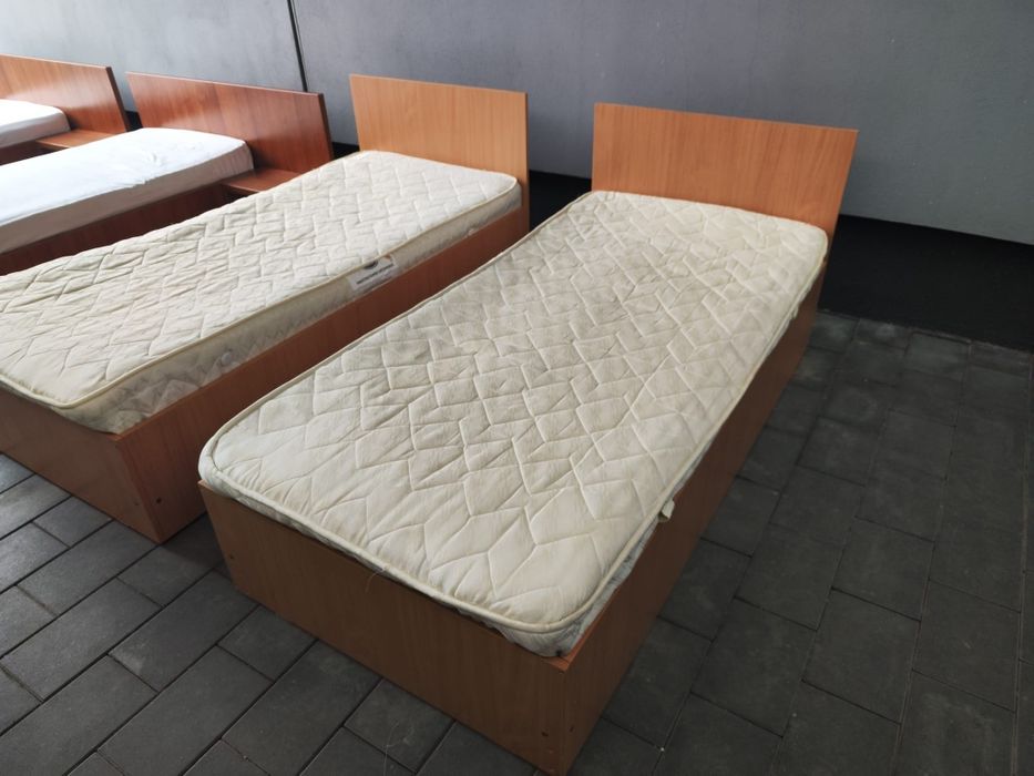 Pat 1 persoana cu saltea inclusa 190*90 cm