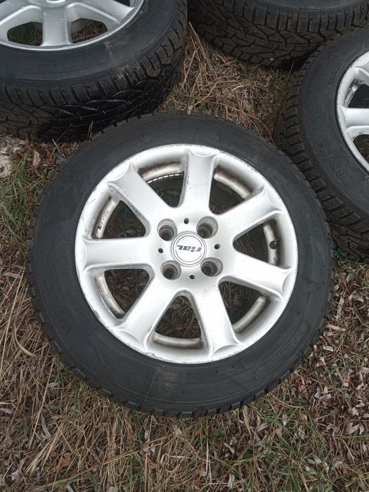 Джанти с перфектни ЧИСТО НОВИ гуми от ситроен ц2, Citroen C2