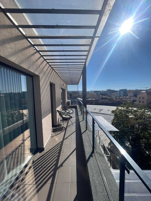Închiriez apartament modern 3 camere,  terase,parcare, str. Mărășești