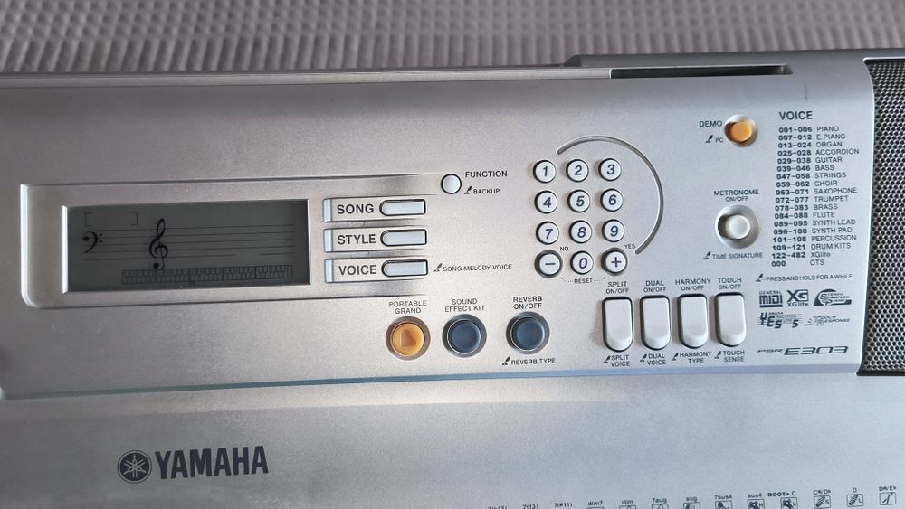Синтезатор yamaha