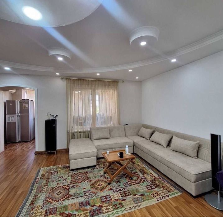 5/4/4 Шастри 77 серия кафе Бек