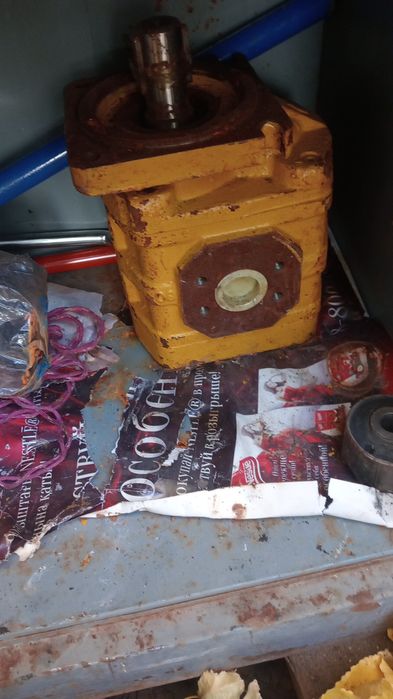 Носос рулевой от погрузчика