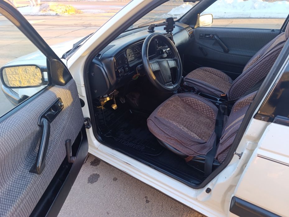 Продам пассат б3 универсал 1.8 моно