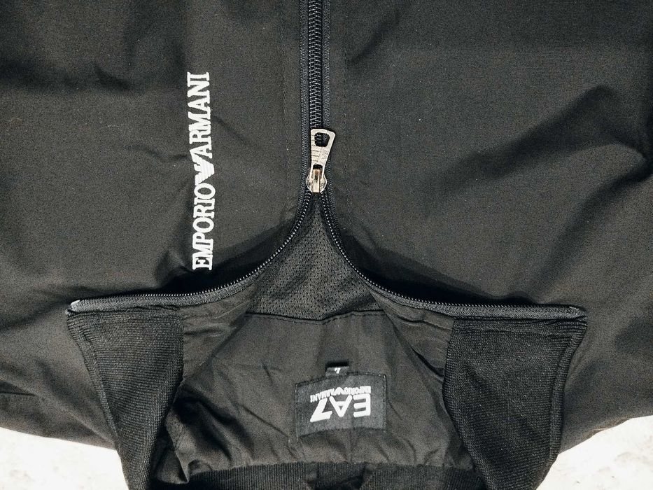 Ветровка размер 46