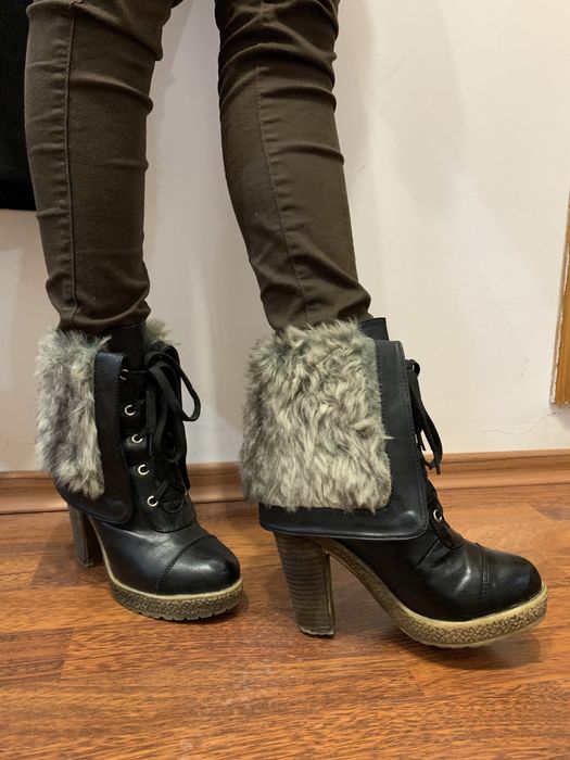 Ghetute cu blana si toc