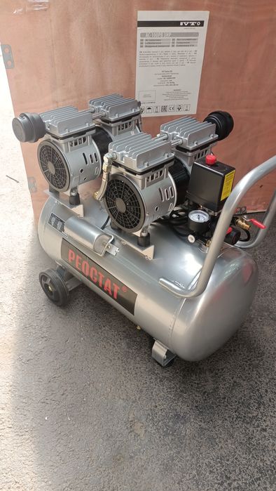 Компрессор. Безмасляный компрессор. Безумный компрессор. Компрессор.