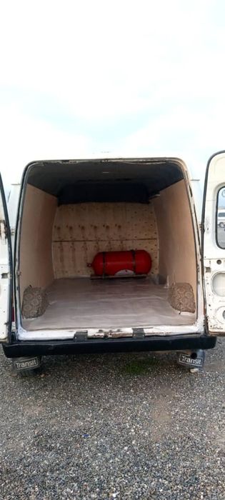 Ford transit sotiladi 1991 yil yoqilgʻi gaz metan