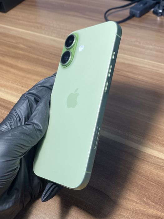 iPhone 17• 256 GB • Sage