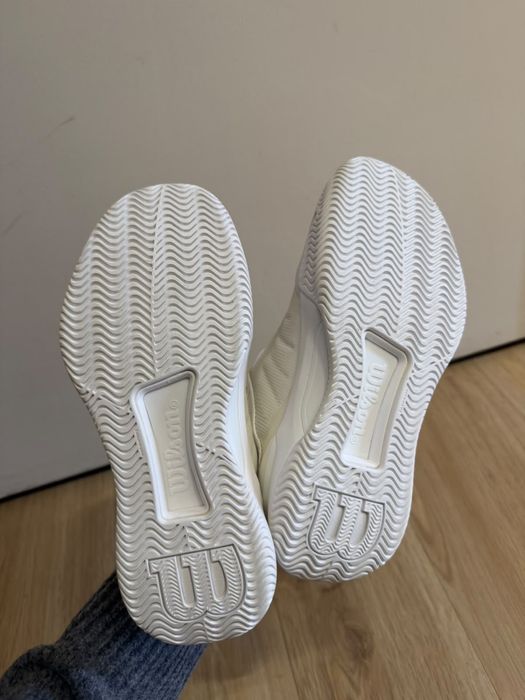 Продаются кроссовки Wilson