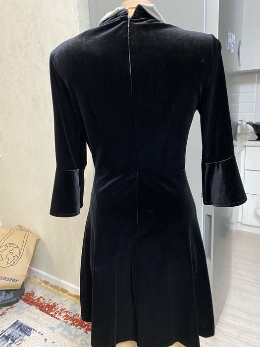 Красивое платье королевский бархат