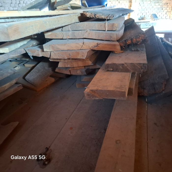 Vând cherestea Nuc,Cireș