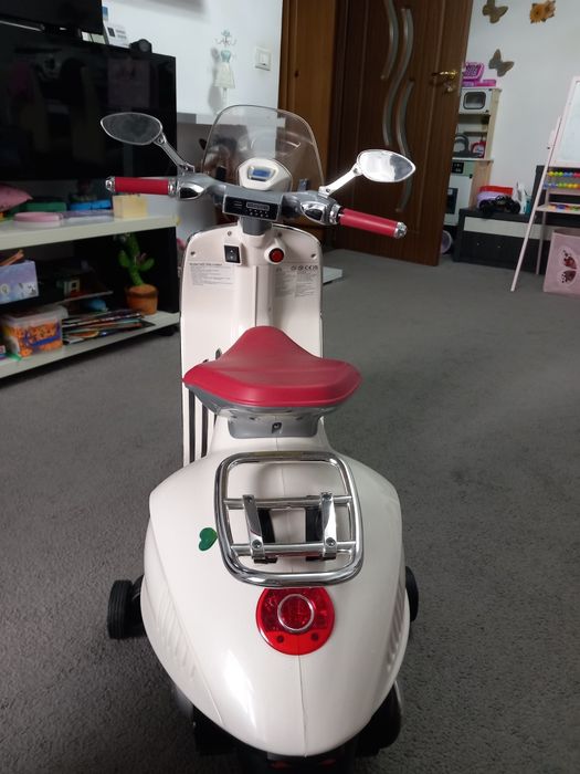 Scuter / motocicleta electrica copii, Piaggio vespa