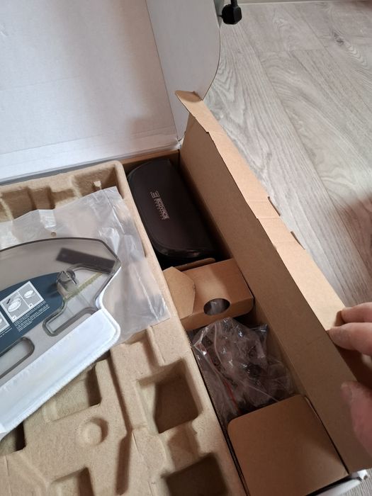 Robot de aspirare Deebot M81 - Defect