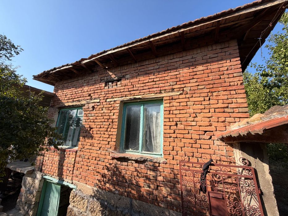 Продавам къща с. Долни Вит