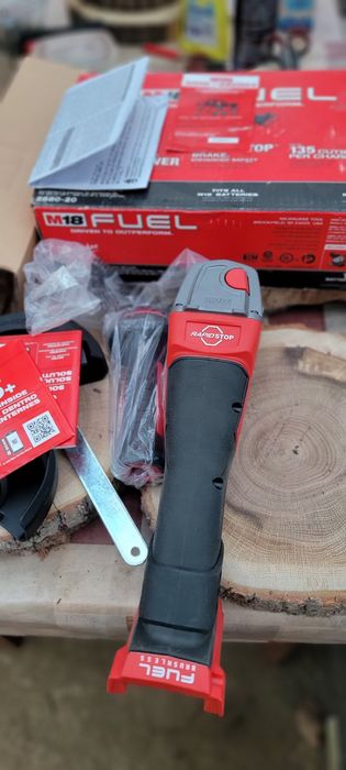 Polizor unghiular Milwaukee