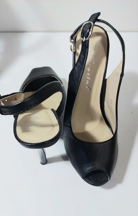 Sandale noi elegante marimea 35