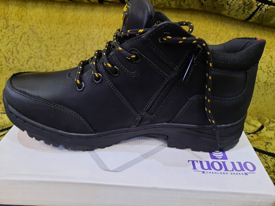 Новые  кроссовки