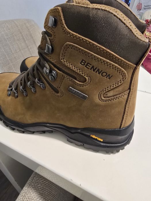 Продавам зимни мъжки обувки BENNON