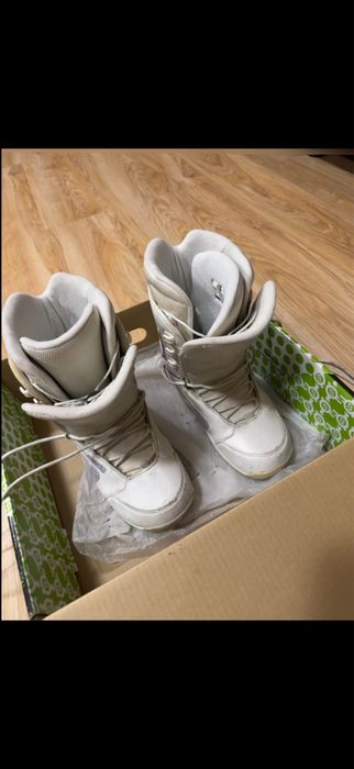 Сноуборд с ботинками женский
