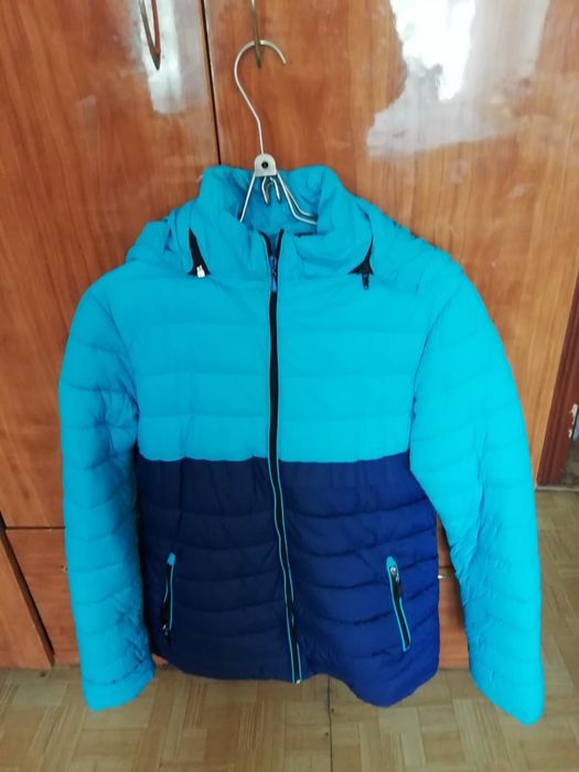 Продам женскую куртку