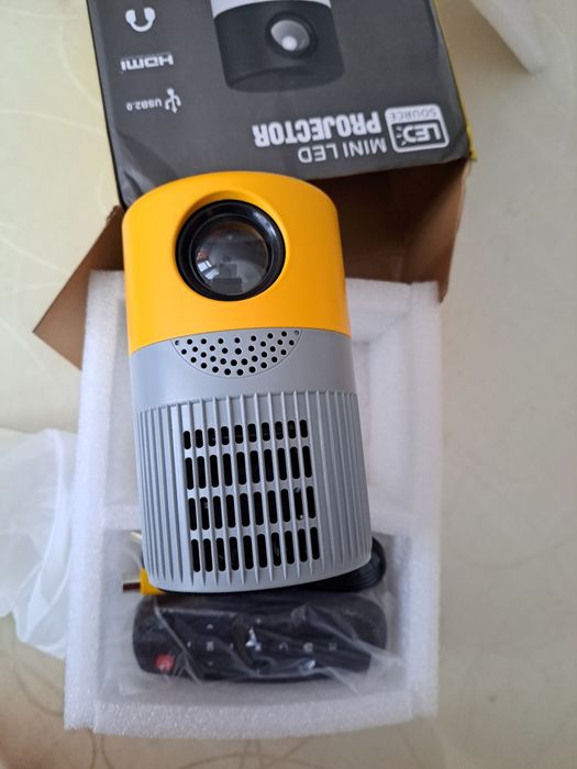 МИНИ проектор  Pro HS