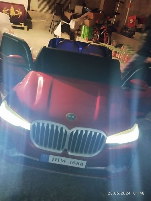 Bolalar mashinalari va kravat