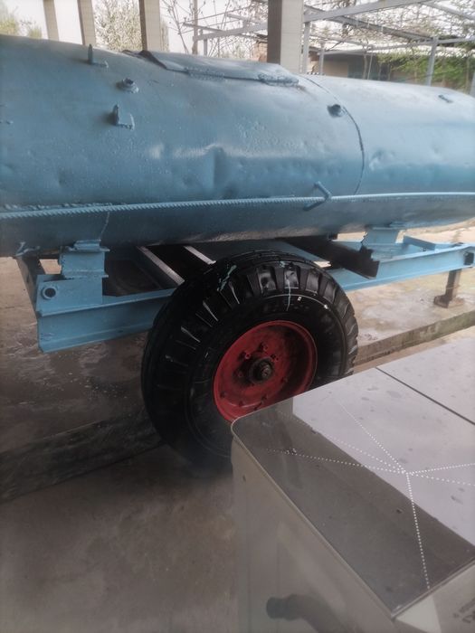 2 tonnalik suv bochka sotiladi