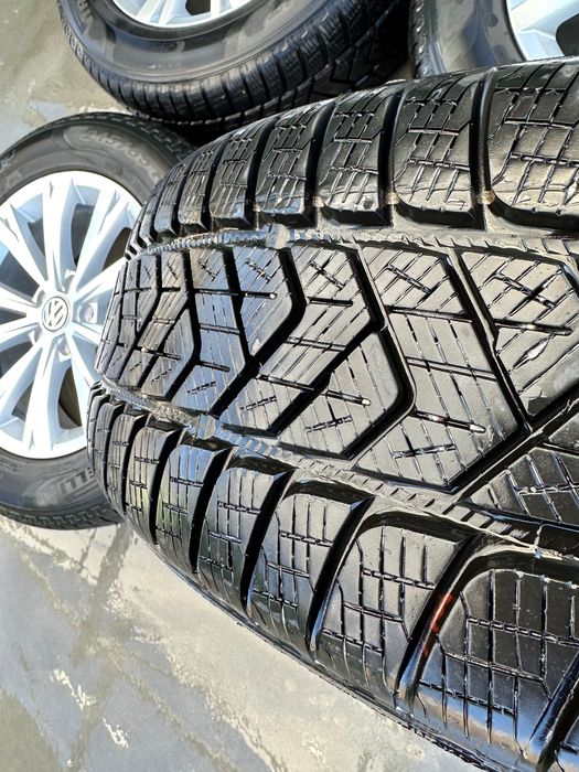 Jante originale VW (Volkswagen) 17 cu anvelope de iarna "MONTANA"