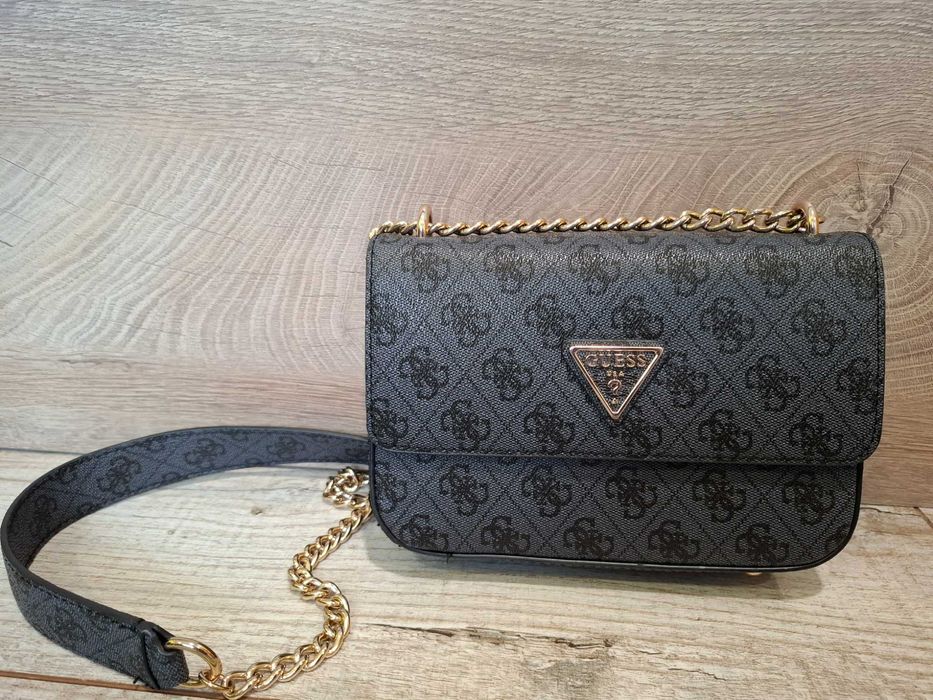 Дамска чанта Guess