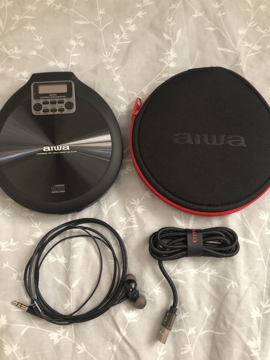 Срочно продаю за супер цену портативный Cd плеер aiwa новый