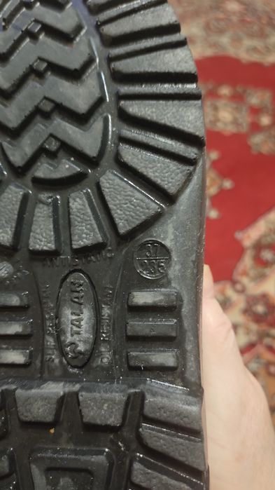 Продаются рабочие ботинки