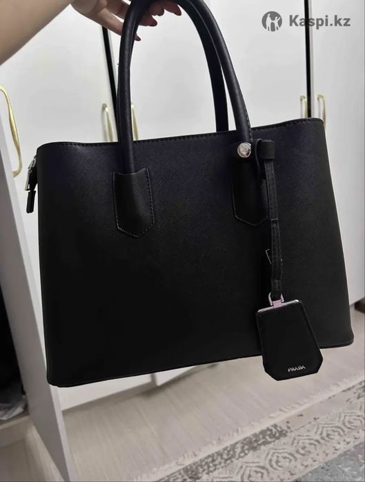 Сумка Prada черная