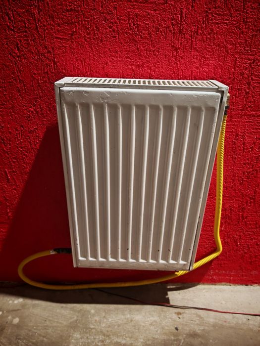 Vând Calorifer tabla