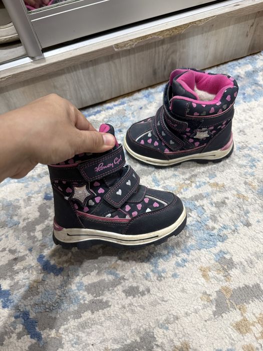 Продам зимние ботинки