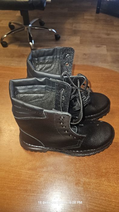 Продам берцы размер 41