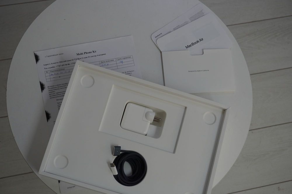Macbook M2 16/256