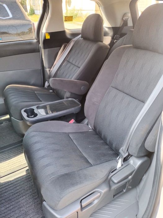 Тоиота эстима 2009