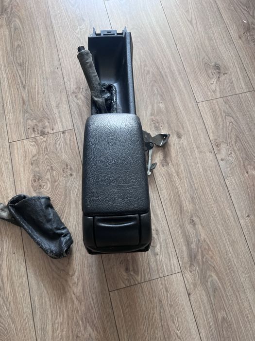 Пассат Б3-Б4 подлокотник