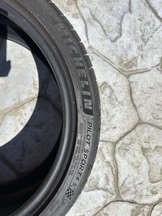 Michelin Pilot Sport 4S BMW* 255/35R19